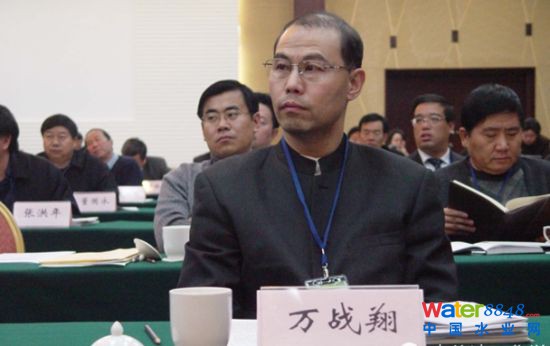 圖為中國石油天然氣集團(tuán)公司質(zhì)量與標(biāo)準(zhǔn)管理部副總工程師萬戰(zhàn)翔。